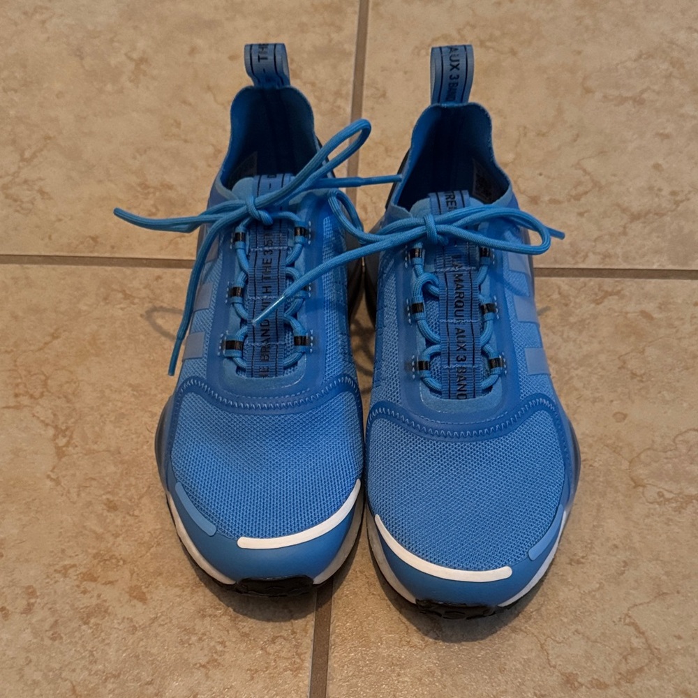 Adidas boys sneaker NEW